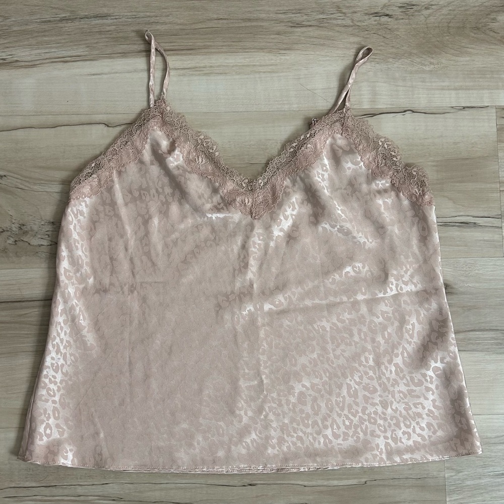 In Bloom By Jonquil Lacey Pink Tank Top Leopard Print Satin
Size Medium